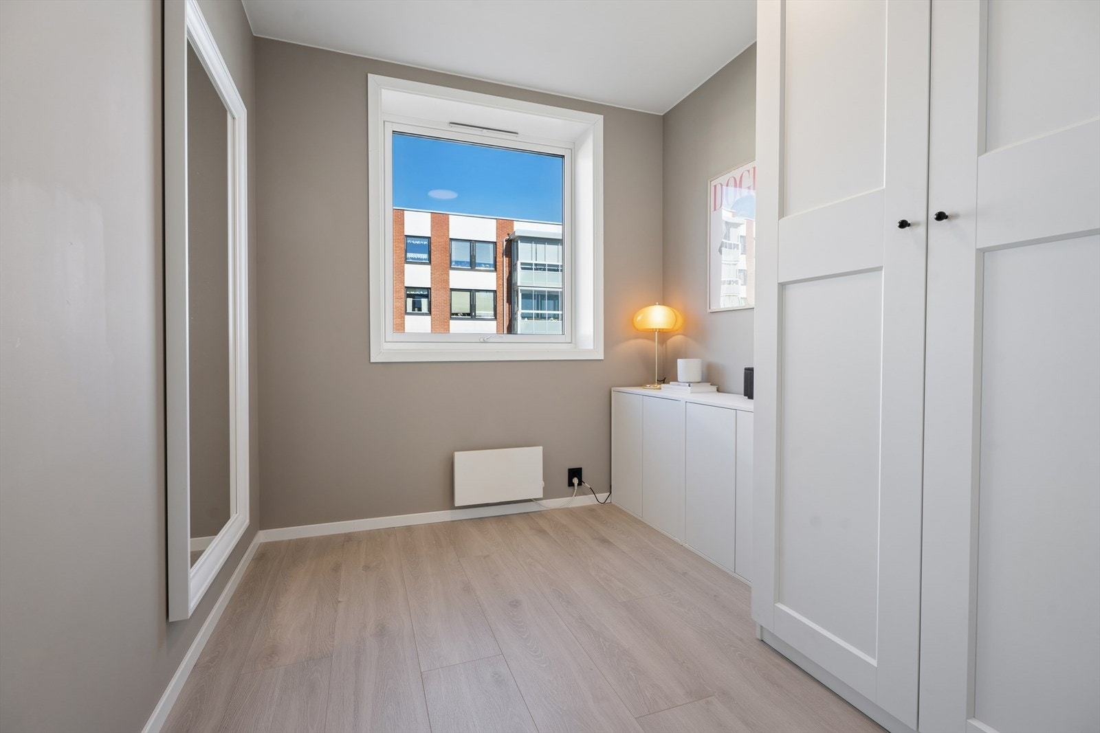 Soverom nr. 2 kan brukes som et kombinert soverom/kontorplass. Galleribilde