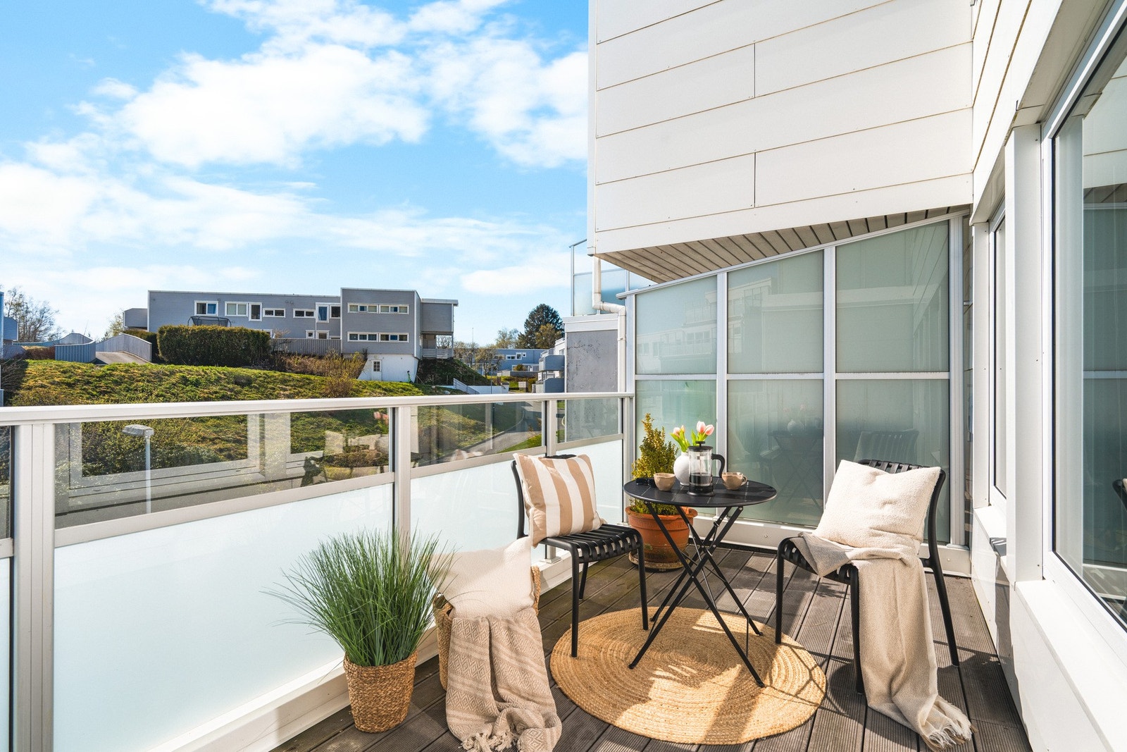 Fra stuen er det utgang til en herlig balkong på 14,8 m². Galleribilde