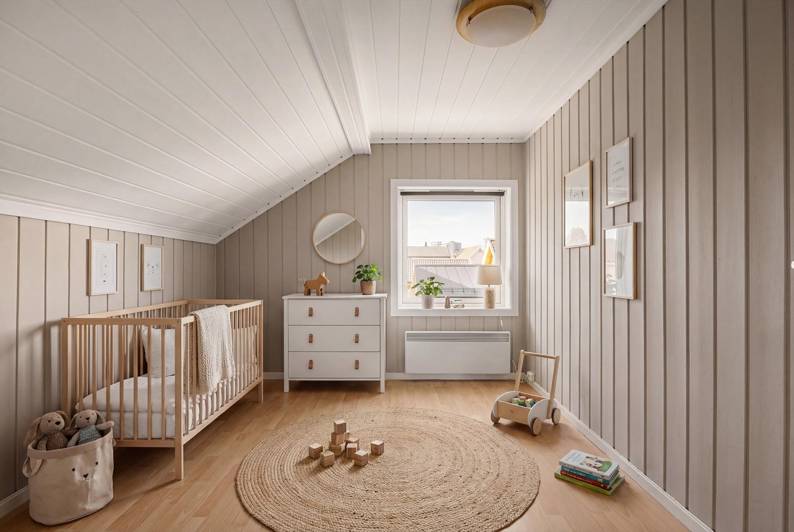 Koselig rom i moderne farger, innredet med AI som barnerom. Galleribilde