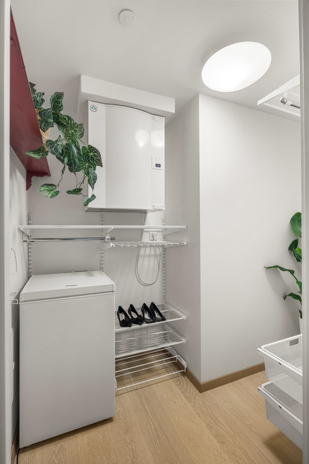 I walk-in/boden er også aggregatet for det balanserte ventilasjonsanlegget plassert. Galleribilde