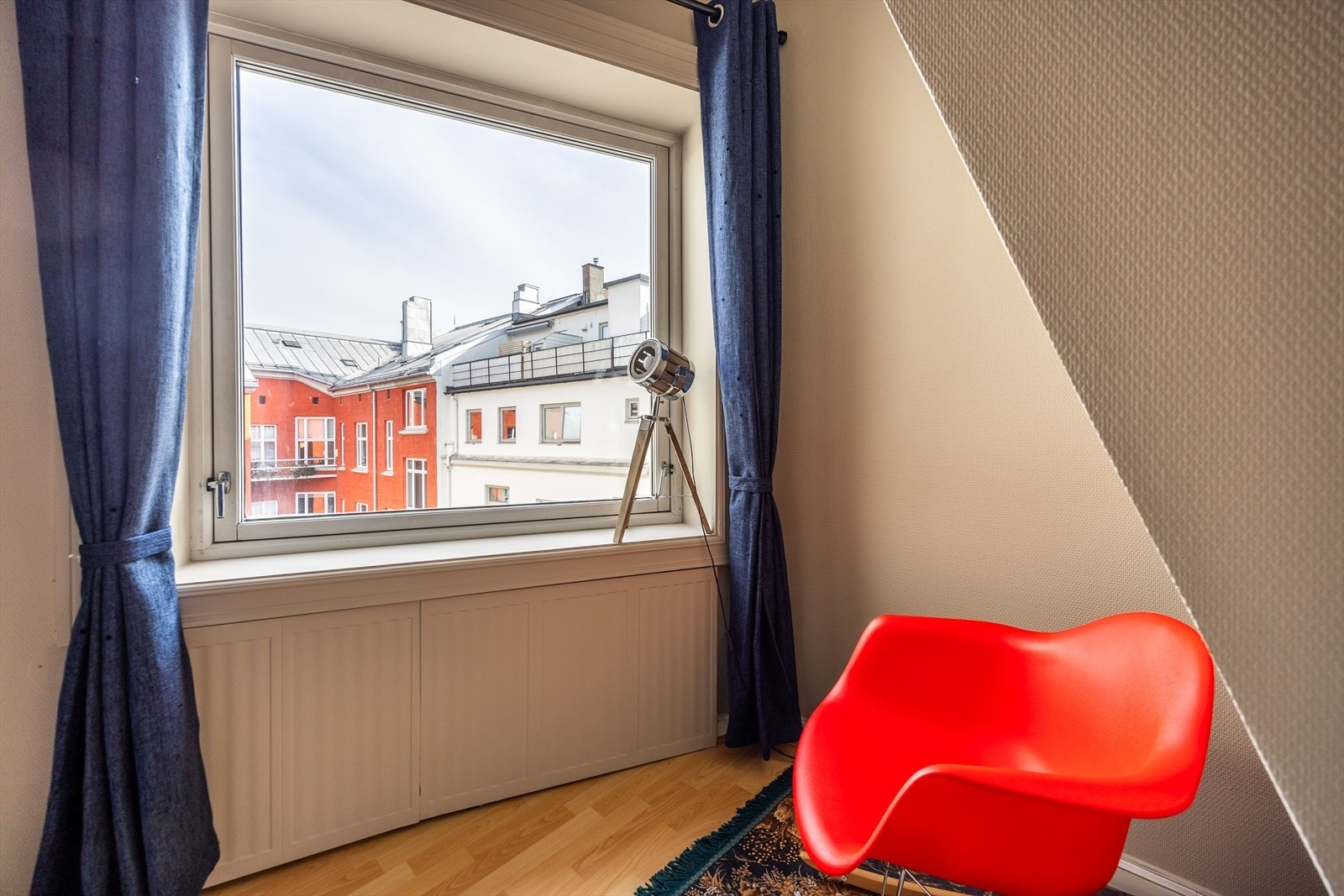 Henvendt mot den rolige bakgården. Galleribilde