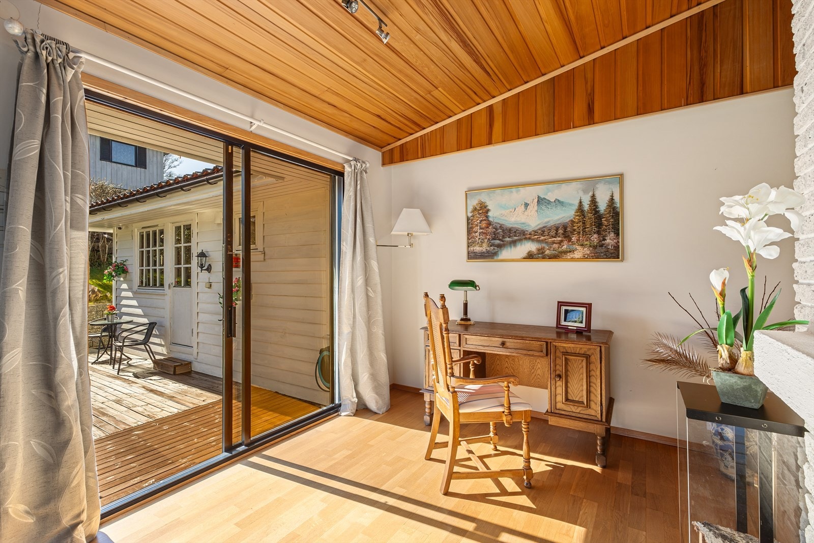 Stuen måler totalt 53 m² med mulighet for å innrede i flere soner. Galleribilde