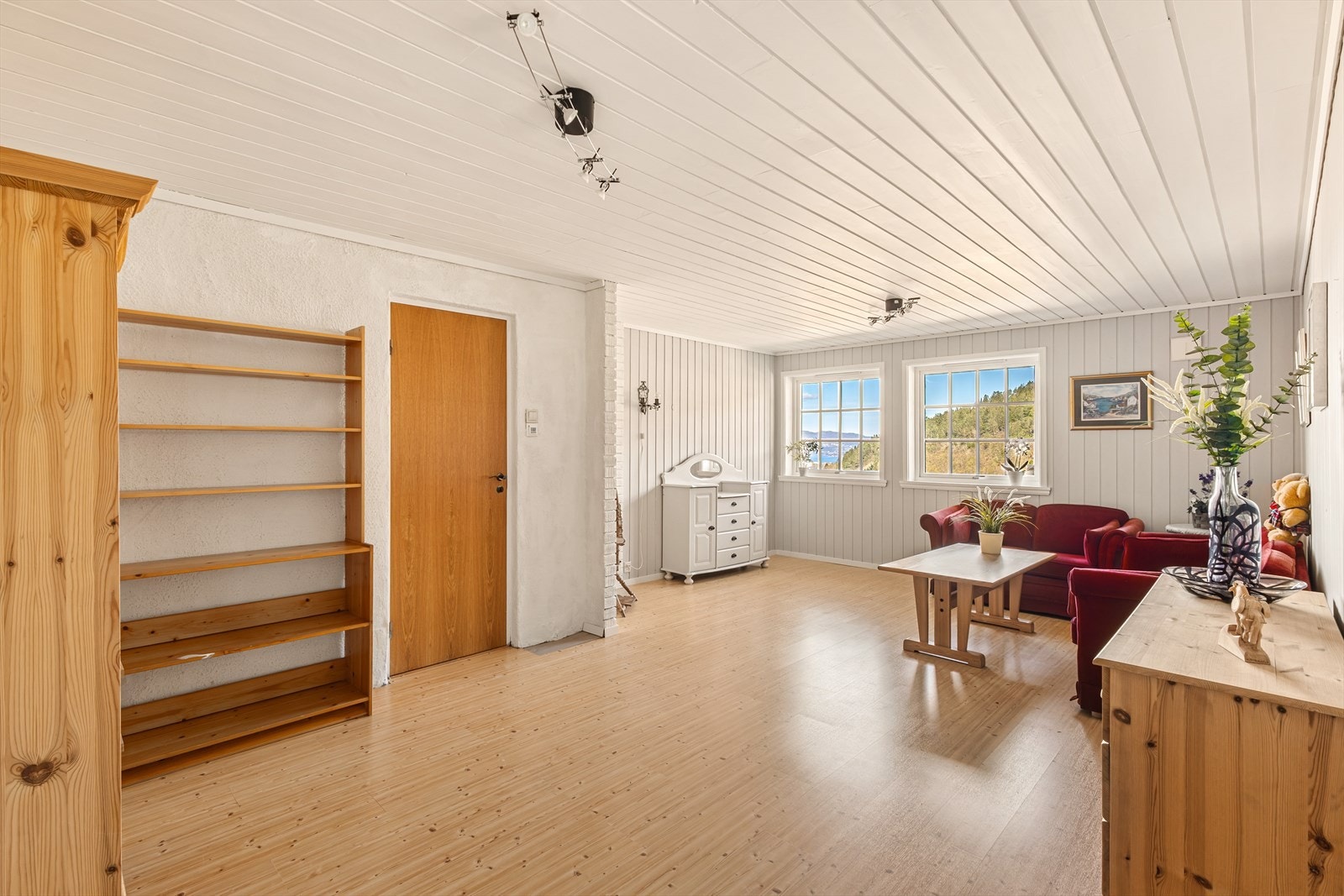 Kjellerstuen måler 25,3 m². Galleribilde