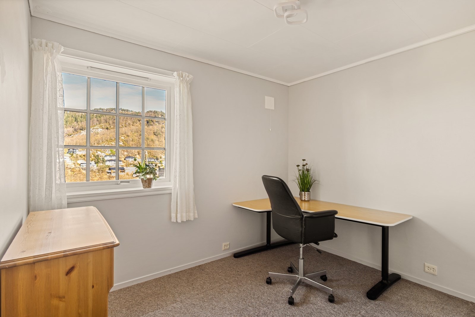 De to soverommene i 1. etg måler 7,8 m² og 8 m². Galleribilde