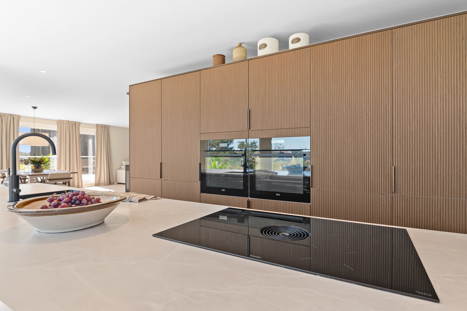 Svært lekkert og moderne Sigdal kjøkken med svært høy standard med stilrent design Galleribilde