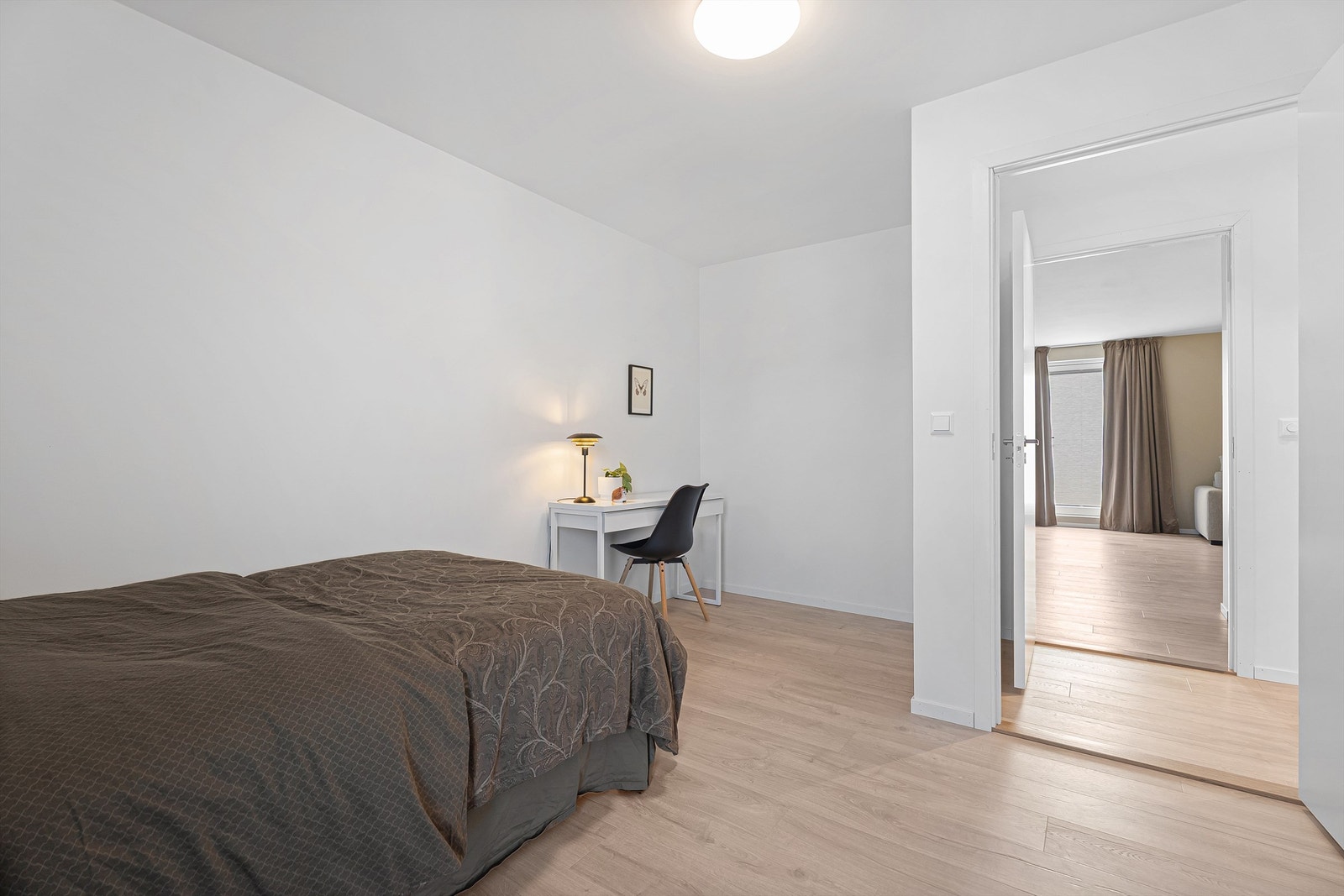 Praktisk soverom med med fleksible bruksmuligheter til kontor eller ekstra garderobe? Galleribilde