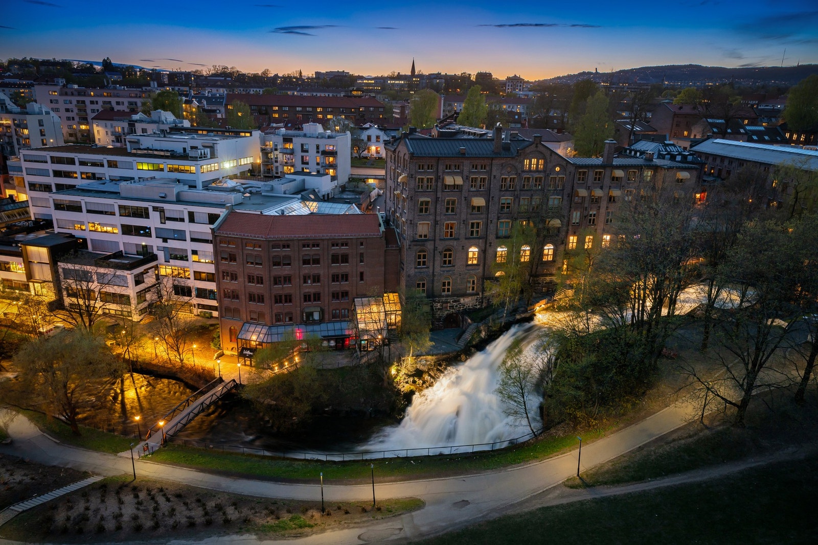 Kveldstemning ved Akerselva. Galleribilde