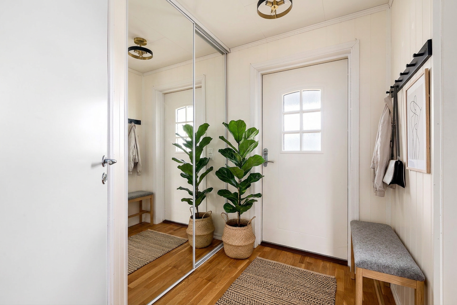 Velkommen inn!
Bildet redigert med KI og det tas forbehold om eventuelle feil, både når det gjelder møblering og lyssetting/solforhold i foto. Galleribilde