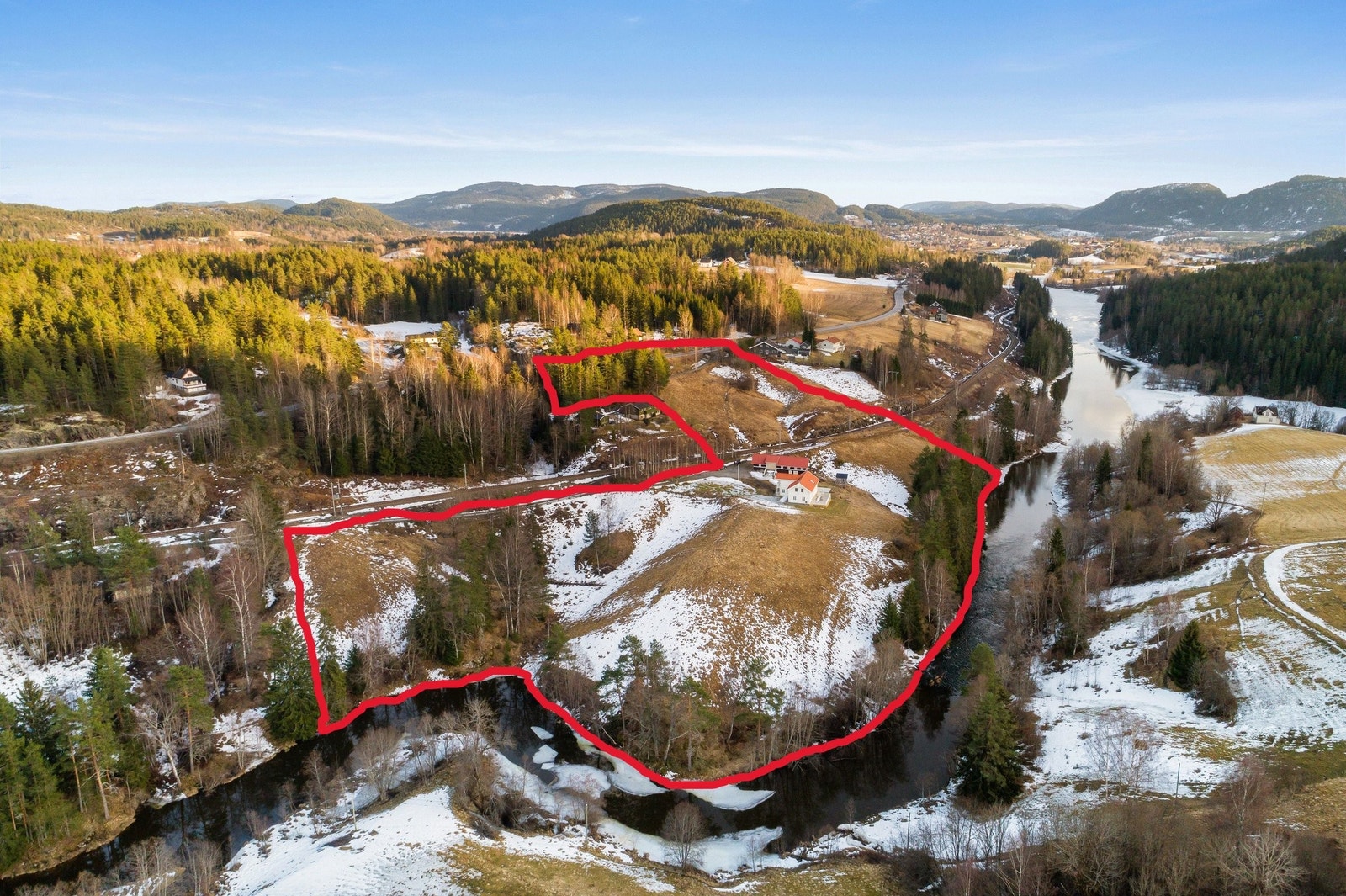 skisse tomten (Skissen er ikke målbar og avvik kan derfor forekomme) Galleribilde