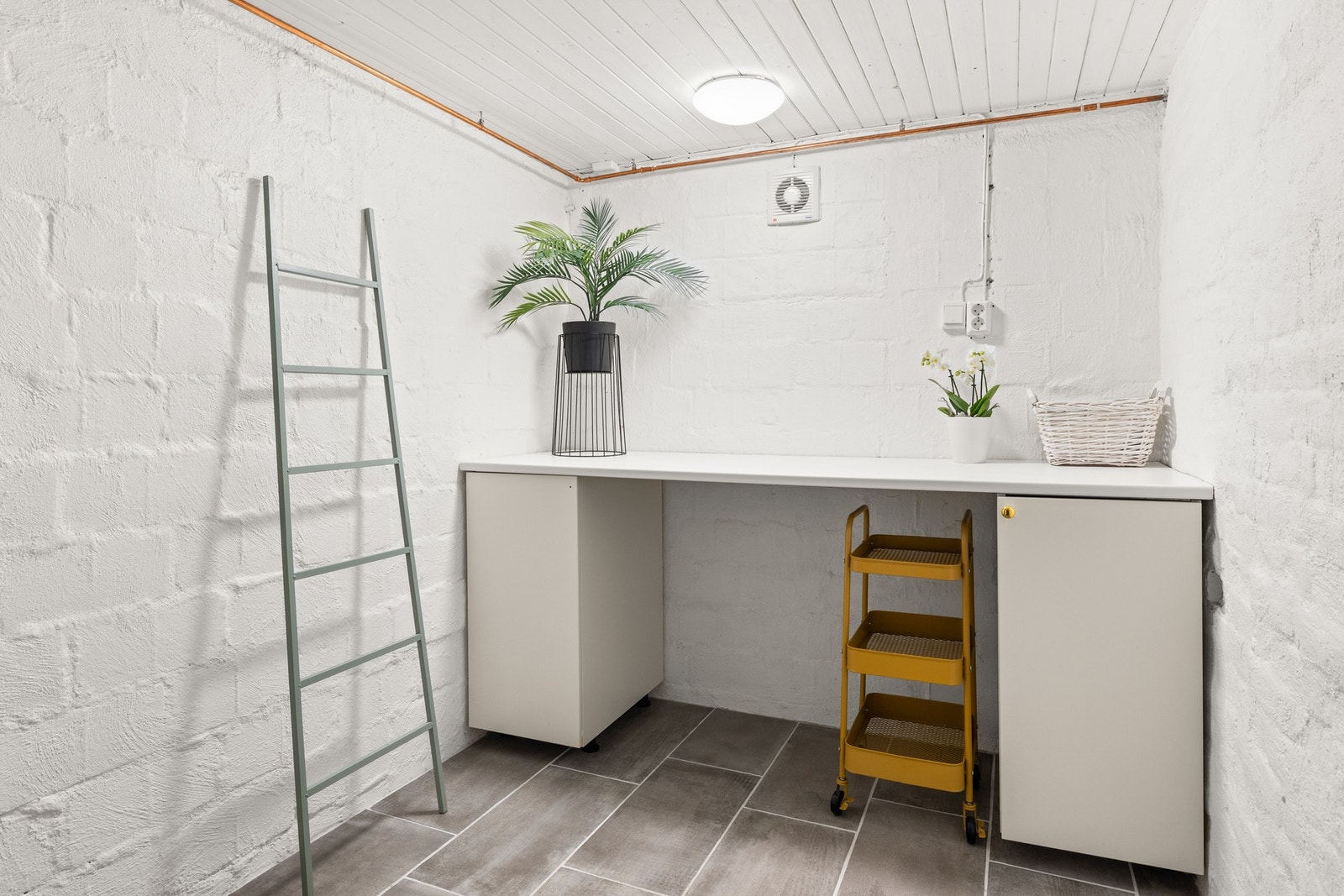 Innredet rom i kjeller. Galleribilde