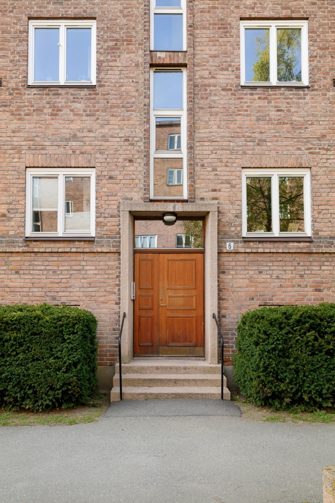 Fasadebilde - Velkommen til visning hos oss i Schouterrassen 6. Galleribilde