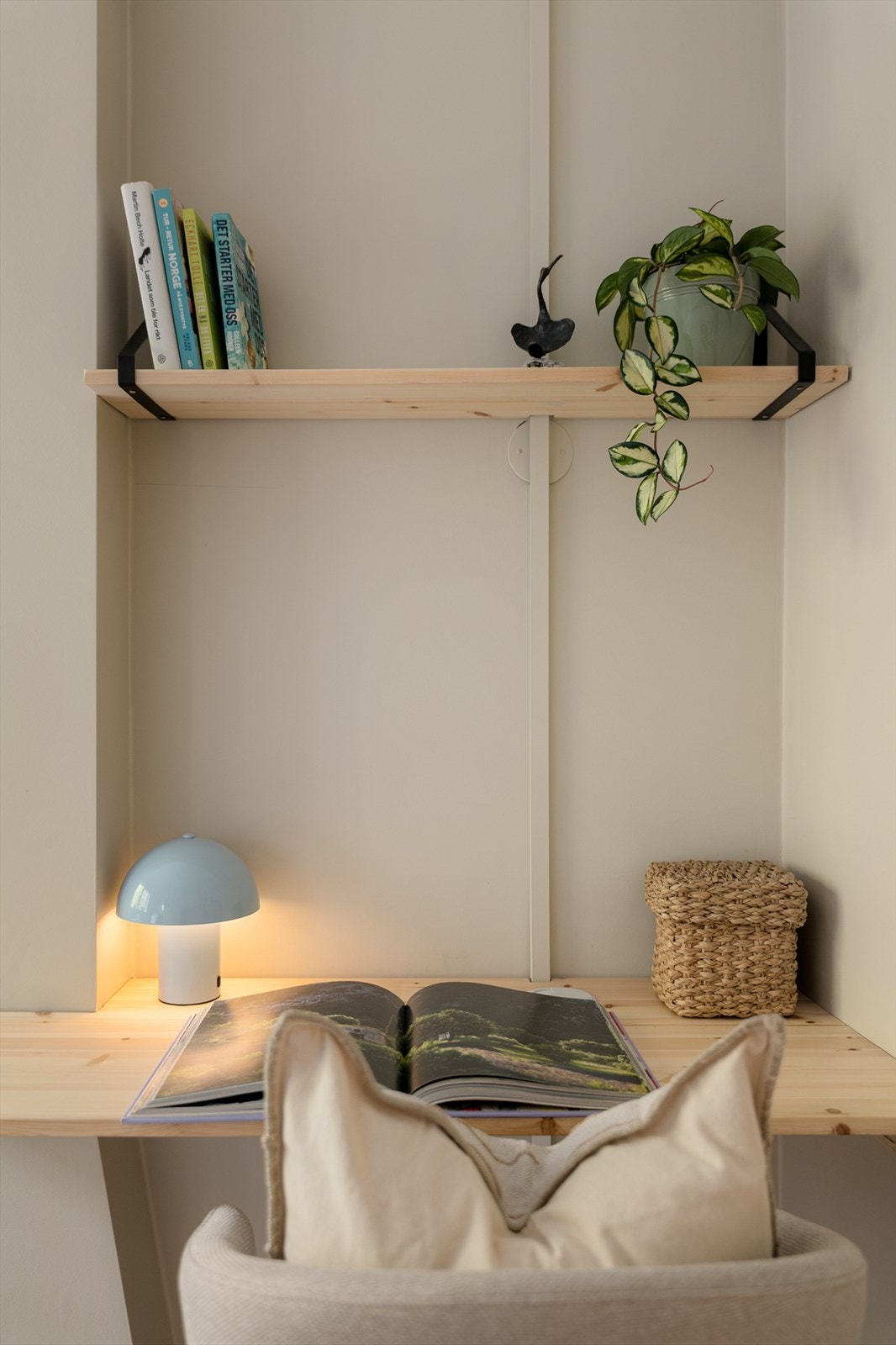 Jeg har brukt mye tid på hjemmekontor og har satt pris på at jeg har kunne sitte med vinduene oppe og fremdeles ha det stille og rolig rundt meg når jeg bor midt i byen - Selger. Galleribilde