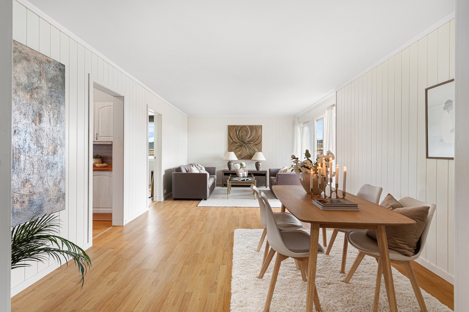 Lys og flott stueløsning på 28,1 m². Foto: Krokstad/Nervik Galleribilde