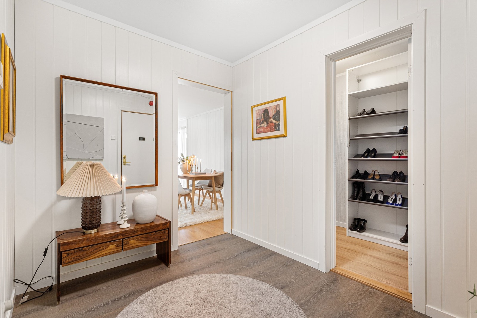 Romslig entré på 6,1 m². Galleribilde