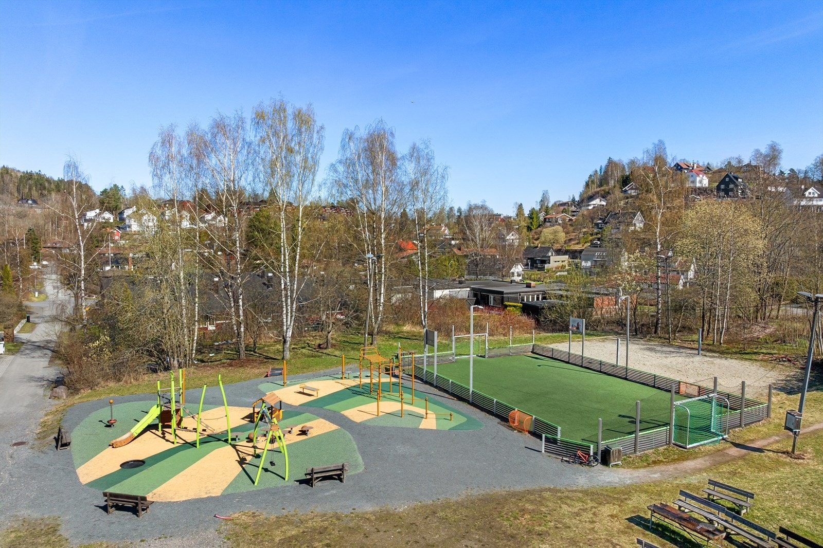 Lynbanen, med ballbaner og sandvolleyball, ligger bare fire minutters gange unna. Galleribilde