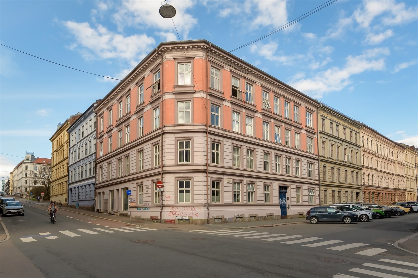 Klassiske bygård med en sentral beliggenhet. Galleribilde