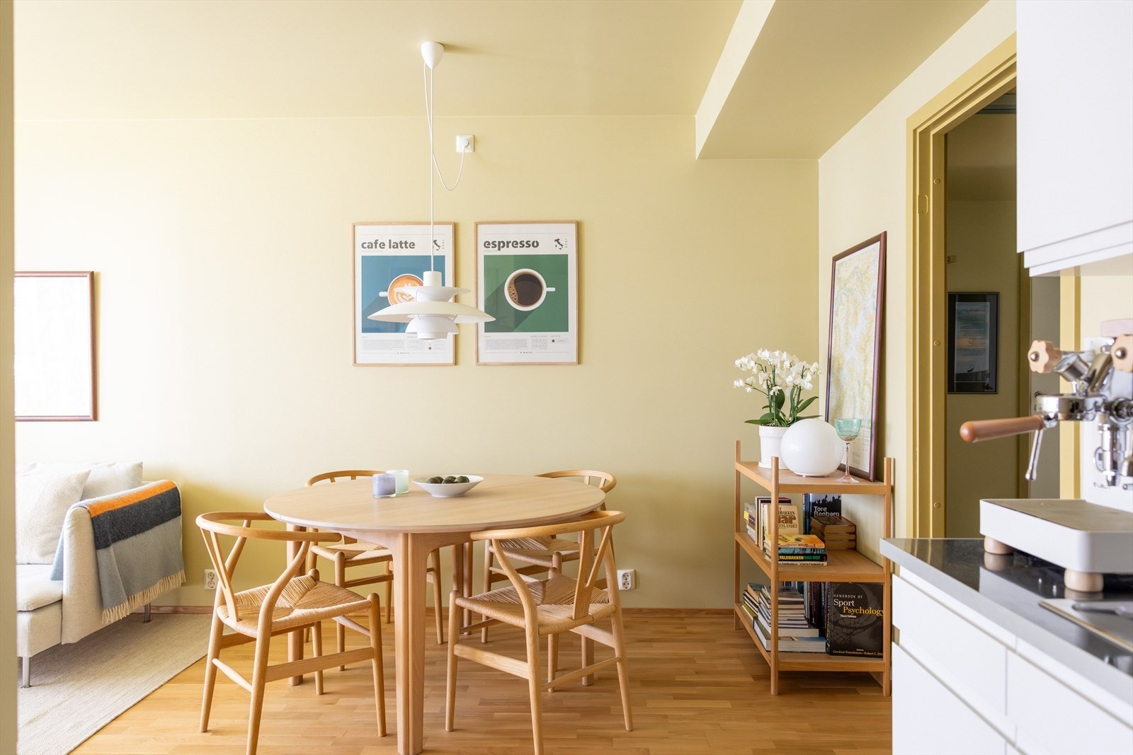 God plass til å invitere gjester på middagsbesøk og ha koselige stunder rundt middagsbordet. Galleribilde