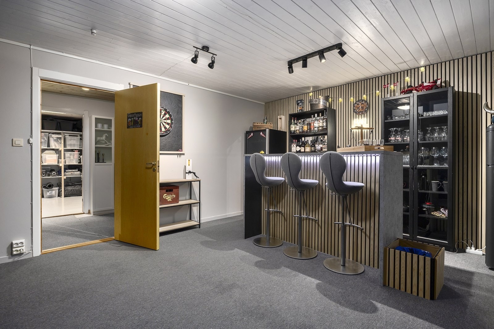 Rom i kjeller godkjent som bod. Innredet av selger. Galleribilde