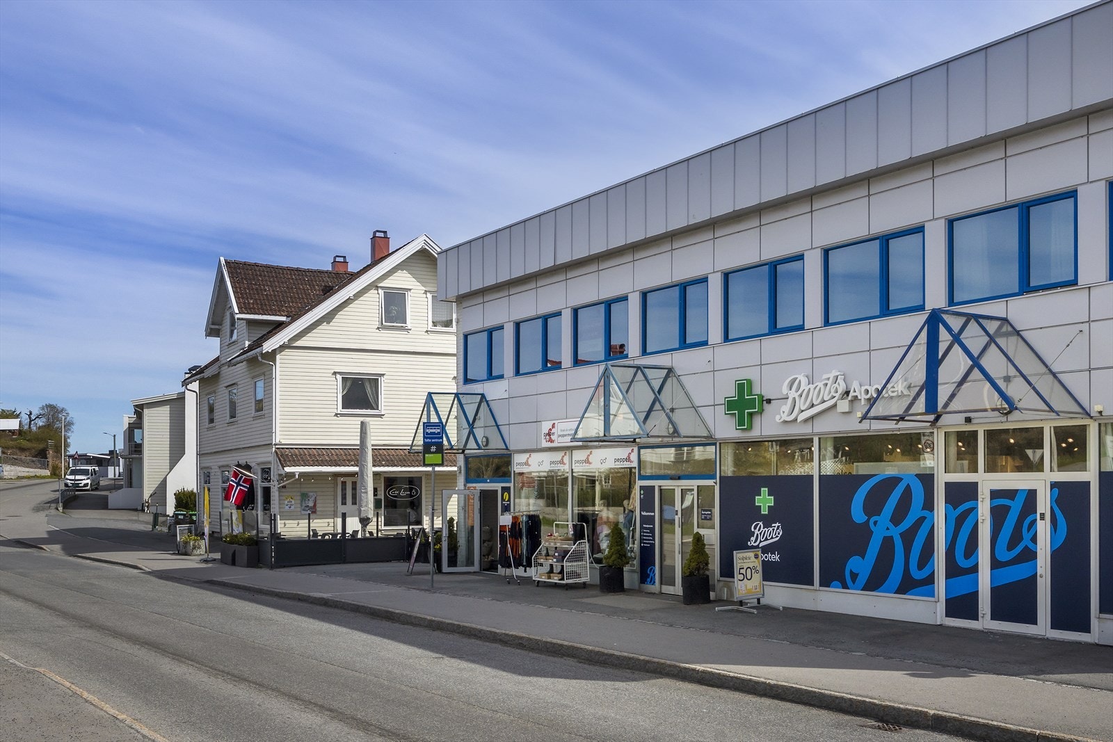 Servicetilbud og handel ligger tilgjengelig i nærområdet Galleribilde