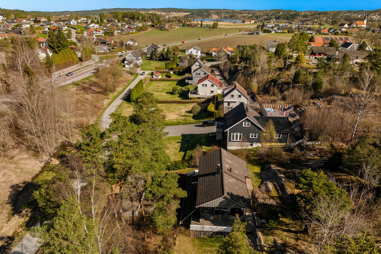 Området byr på flotte rekreasjonsmuligheter med nærhet til turstier og lysløyper i Fredrikstadmarka. Galleribilde