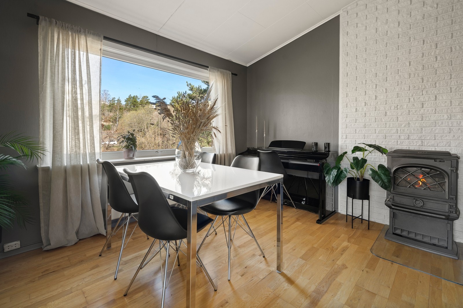 En effektiv vedovn sørger for både varme og hygge på kalde dager. Galleribilde