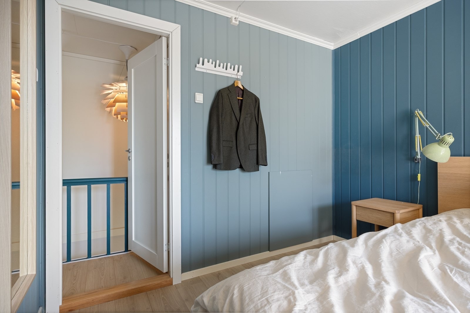 Rommet måler ca. 11,4 m² og har gode møbleringsmuligheter. Galleribilde