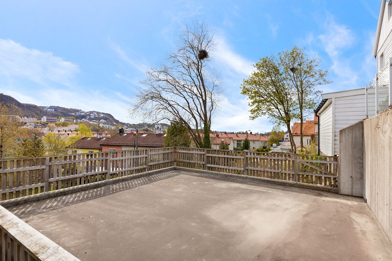Fageråsen 2D har alene bruksrett til hele garasjetaket. Her er det mange muligheter. Galleribilde