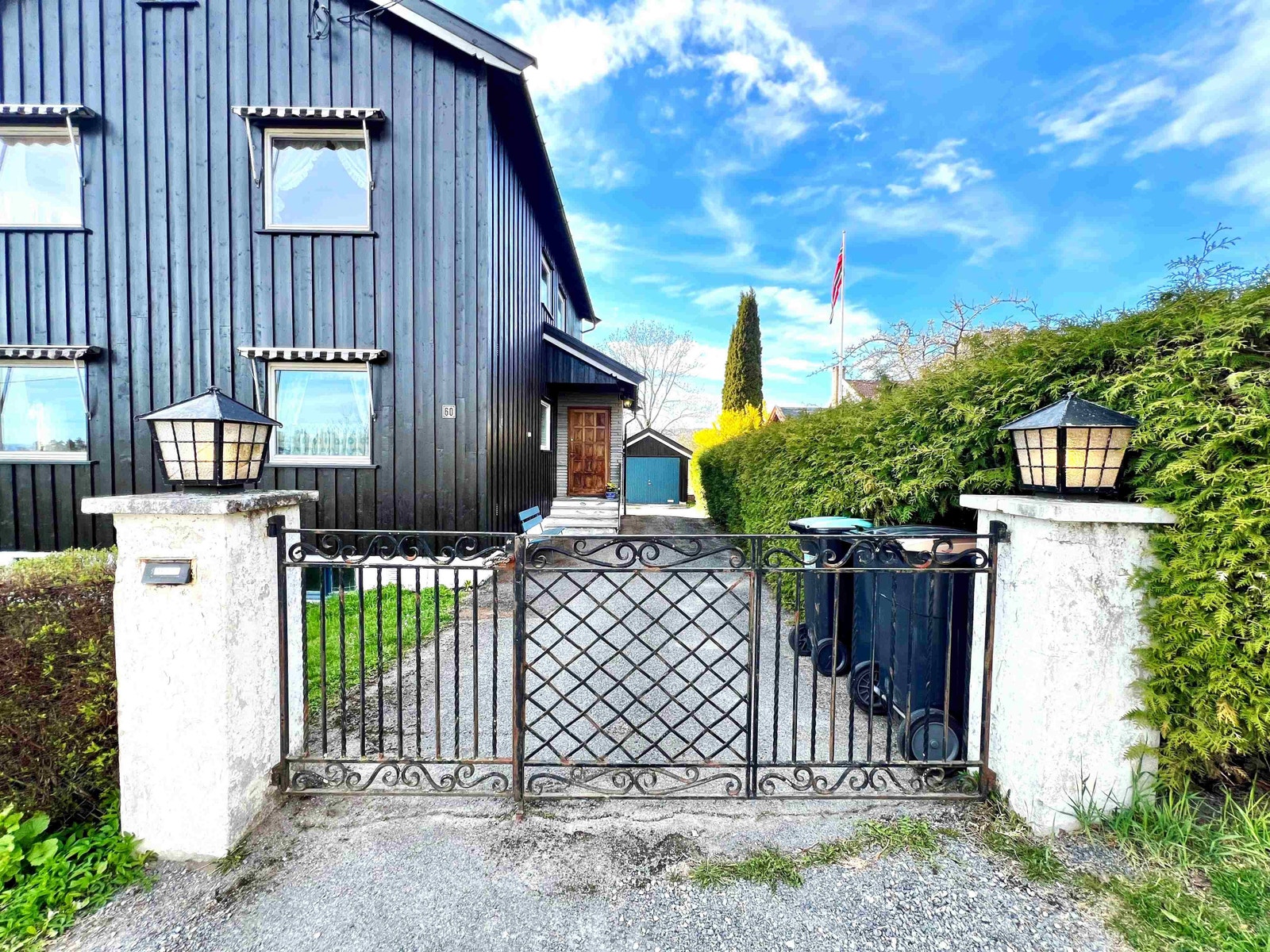 Innkjørsel Galleribilde
