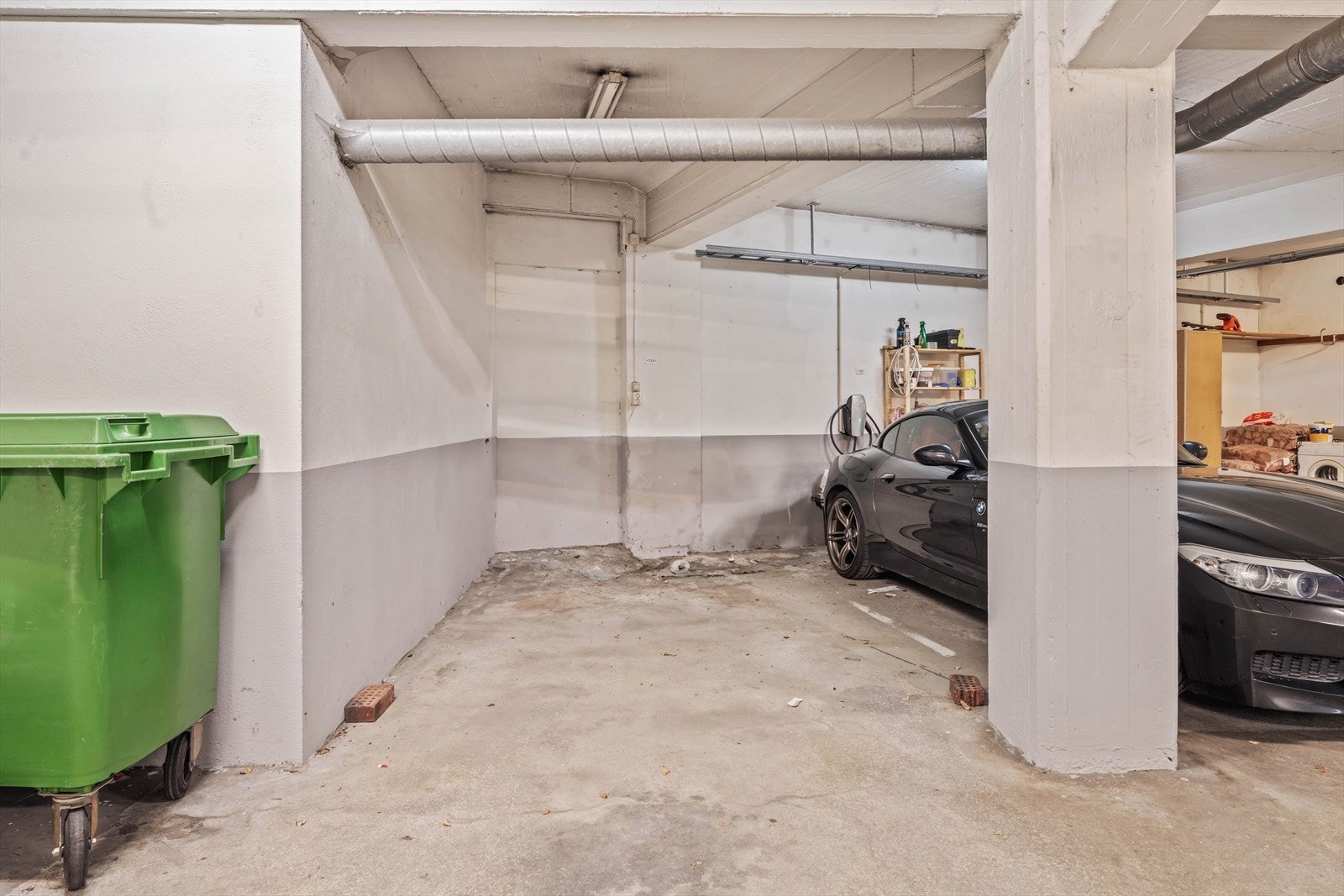 Parkering. Det er lagt opp til elbil lading. Galleribilde