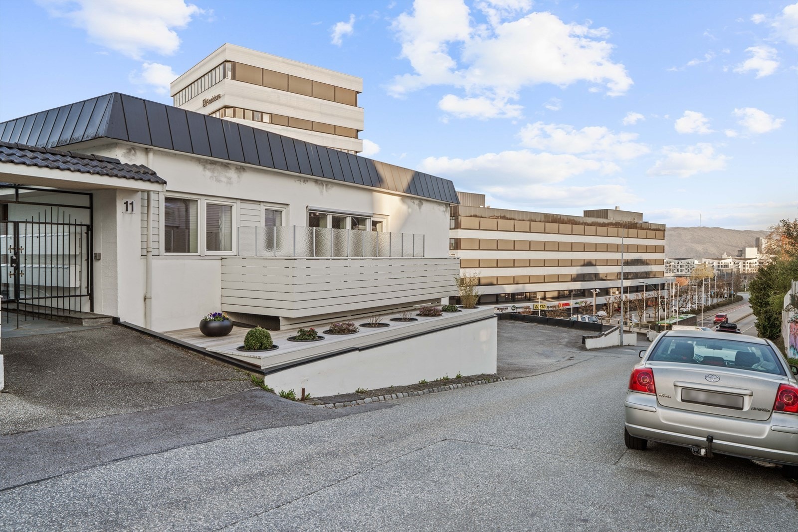 EiendomsMegler 1 v/Frederik Bugge Aase har gleden av å presentere Vålandsbakken 11A. Galleribilde