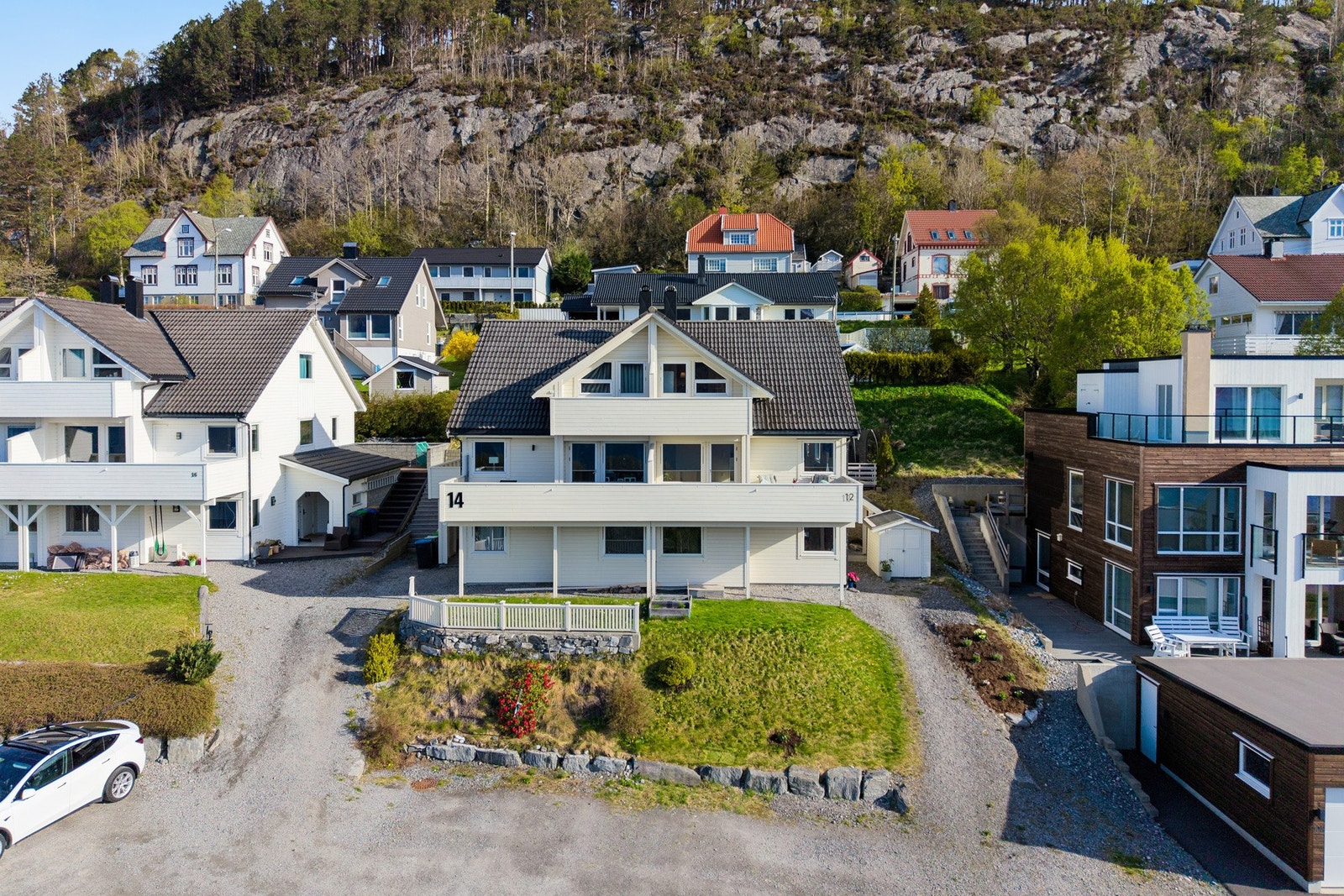 Eiendommen ligger i et barnevennlig område med kort vei til både barnehage og barneskole. Galleribilde