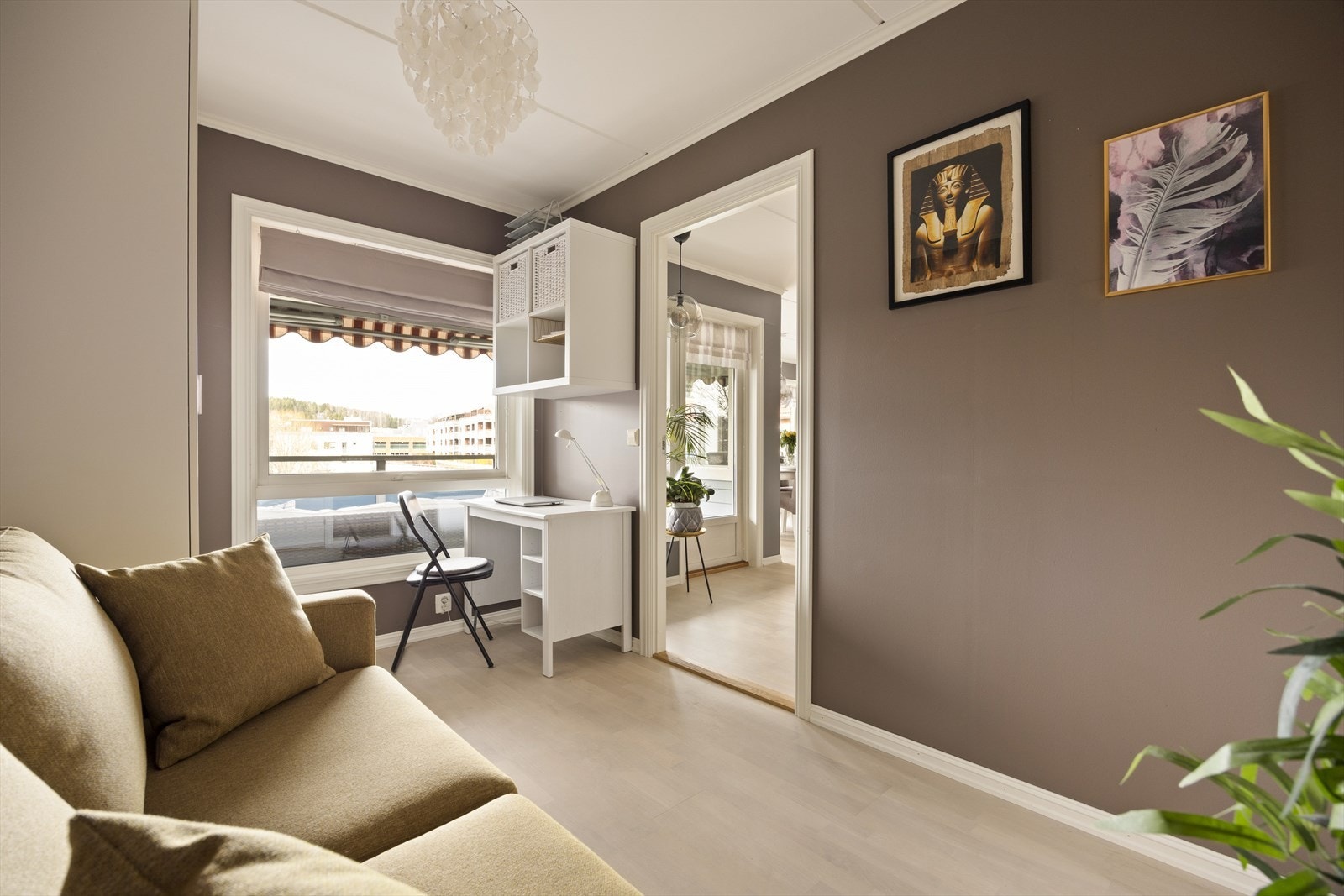 Soverom 2 er også av god størrelse og kan fint brukes som et ekstra soverom eller kontor. Galleribilde