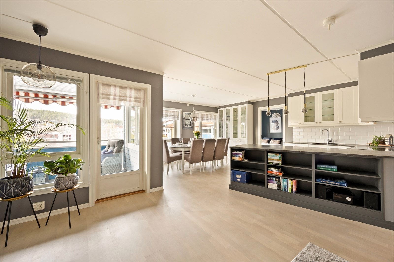 Meget pen og velholdt 3-roms leilighet med sentral beliggenhet på Strømmen. Galleribilde