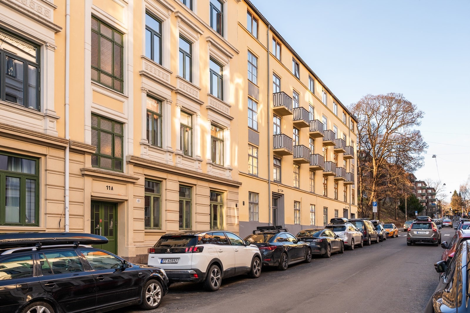 Klassisk og velholdt bygård på St. Hanshaugen med kort vei til service, kollektivtransport og rekreasjon. Galleribilde