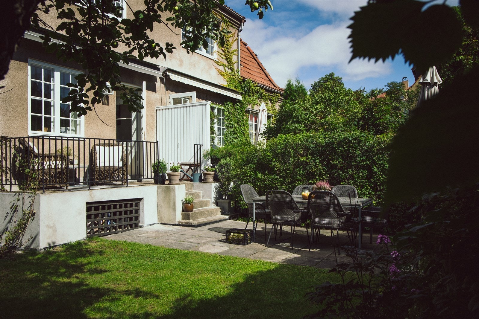 Her kan man nyte lange dager ute i sommerhalvåret. Galleribilde