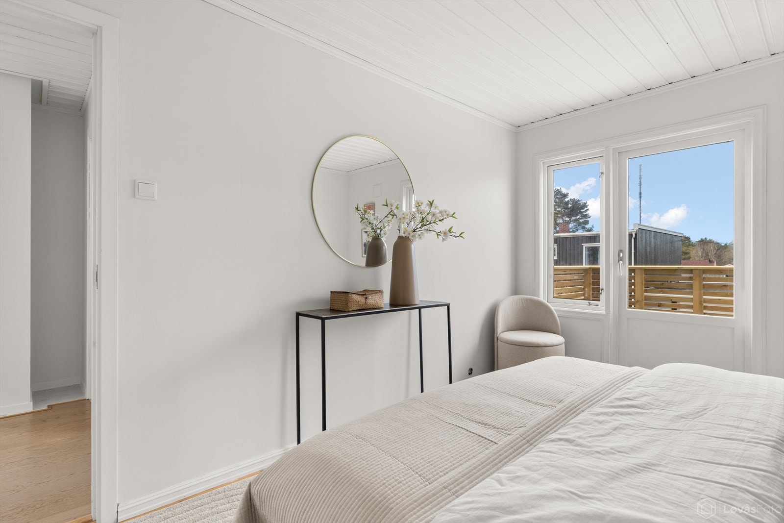 Rommet er malt i delikate farger som gjør det enkelt å innrede. Galleribilde