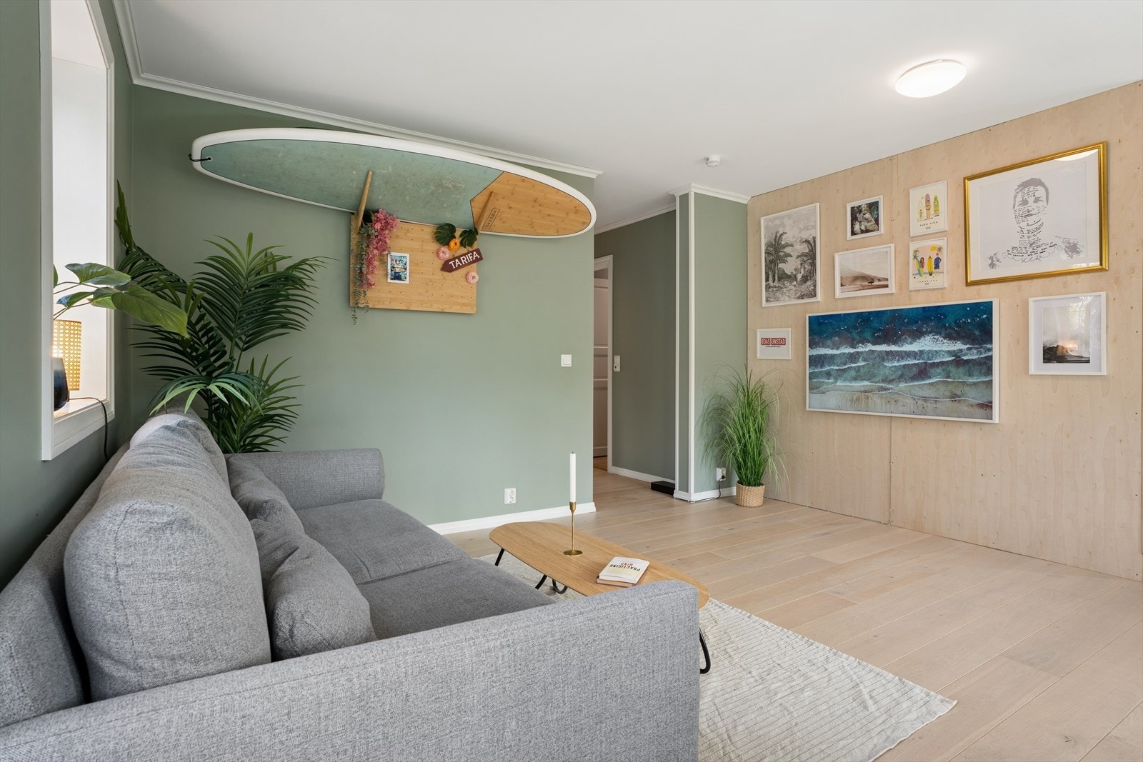 Takhøyden i kjellerstuen er på hele 2,43 meter. Galleribilde