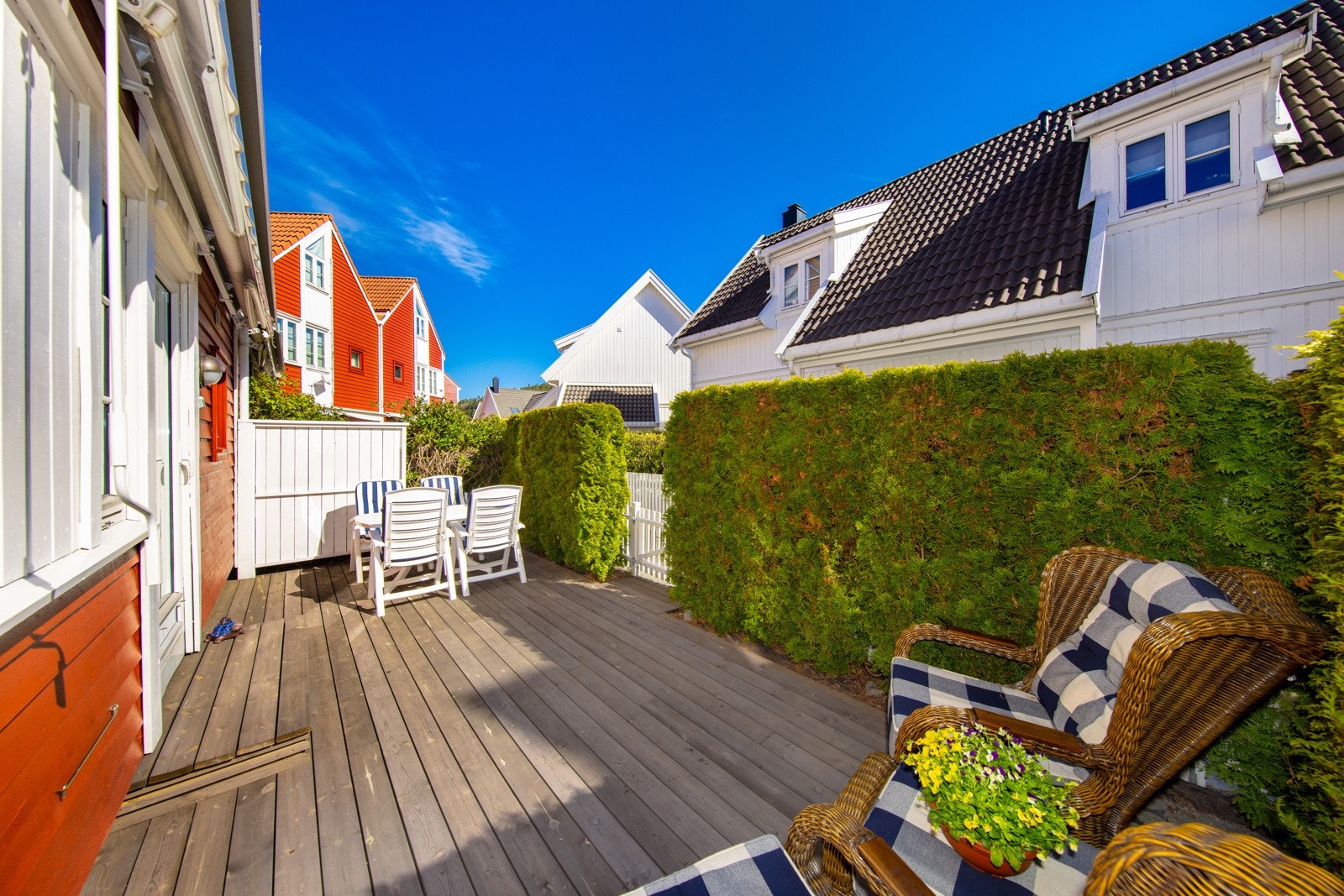 Denne delen av terrassen er lun og skjermet for vind. Galleribilde
