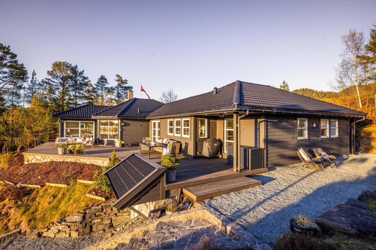 Ryddig og pent opparbeidet eiendom. Galleribilde