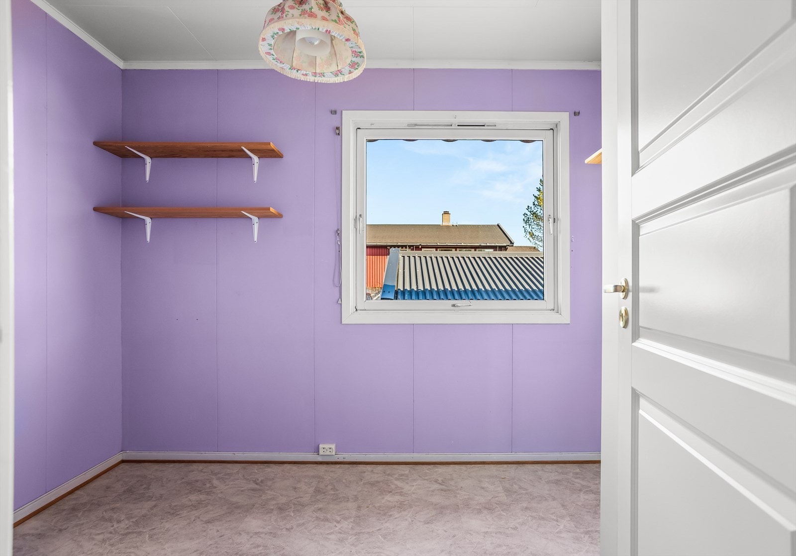 Soverommene har panelplater på veggene og belegg på gulvet. Galleribilde