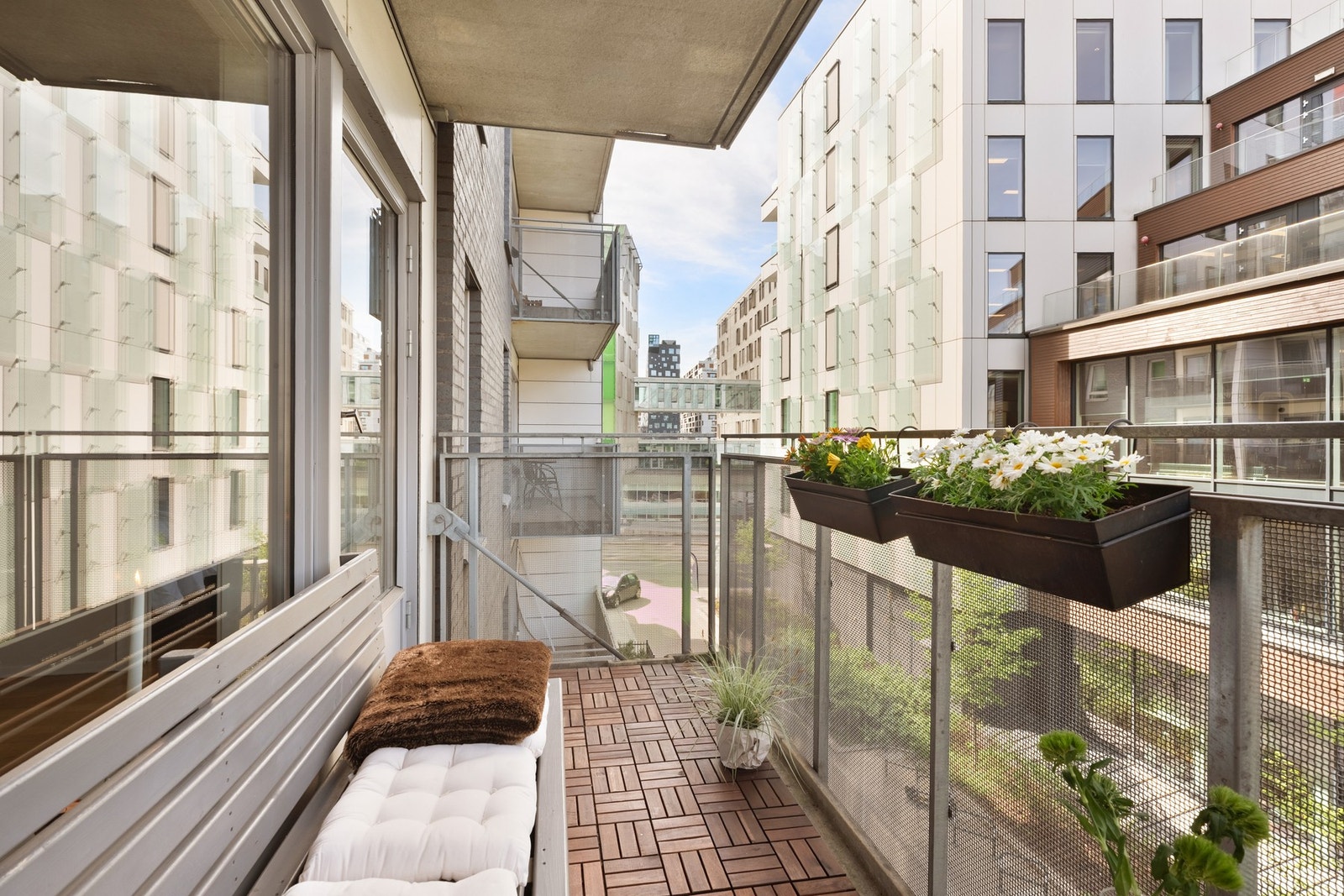 Det er god plass til utemøblement. Galleribilde