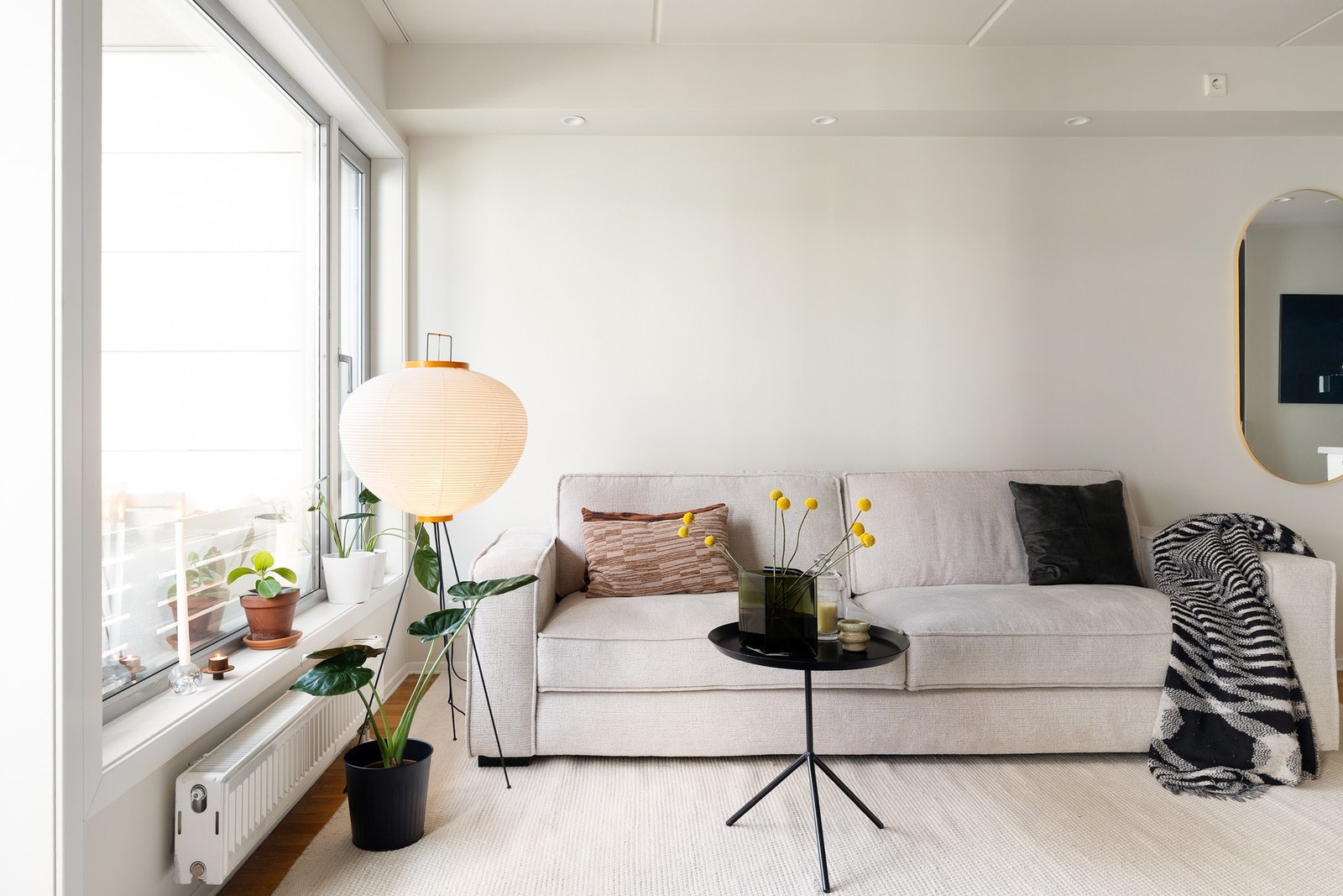 God plass til å innrede med sofagruppe og tilhørende TV-møblement. Galleribilde