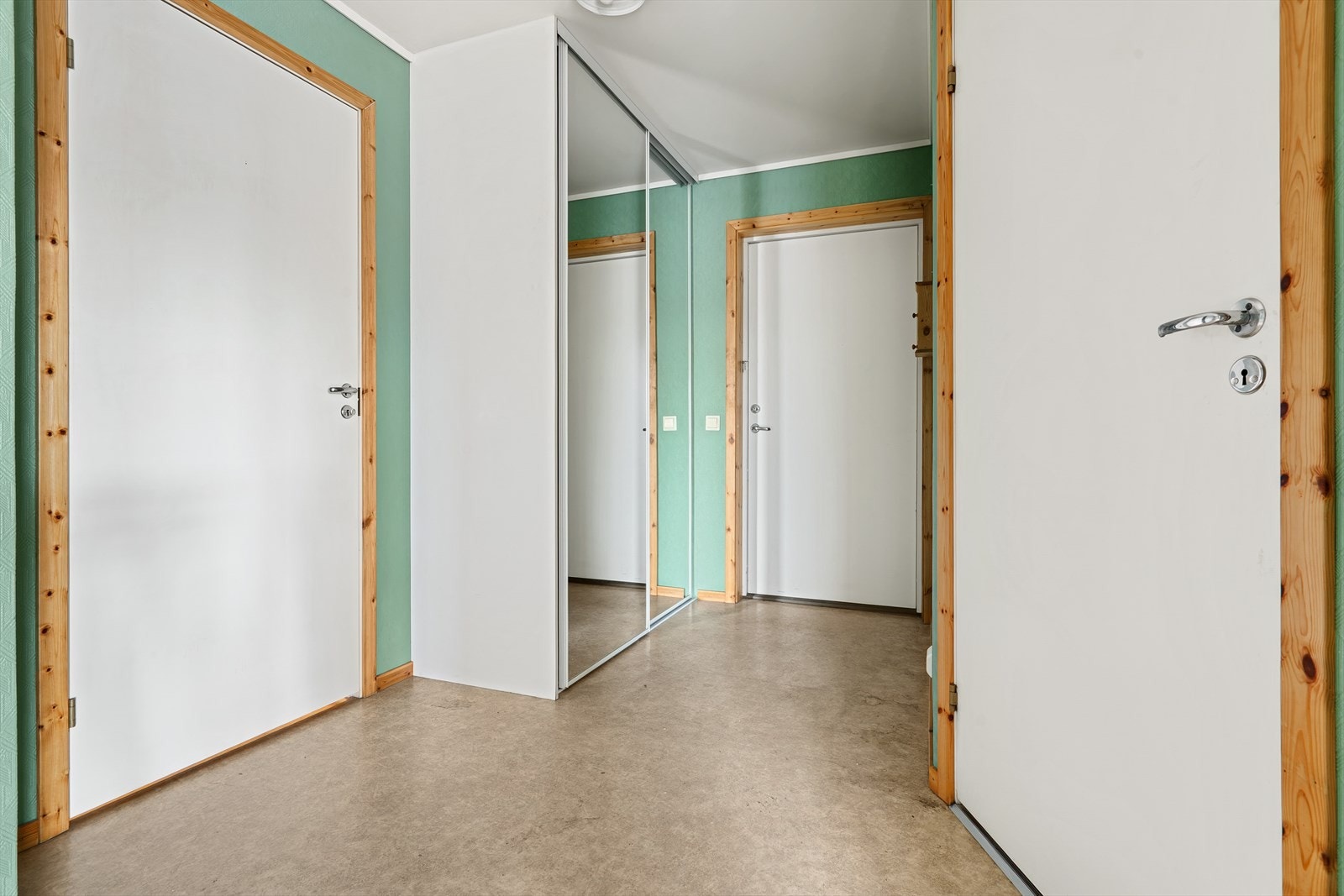 Bad og bod ligger tilknyttet entréen Galleribilde