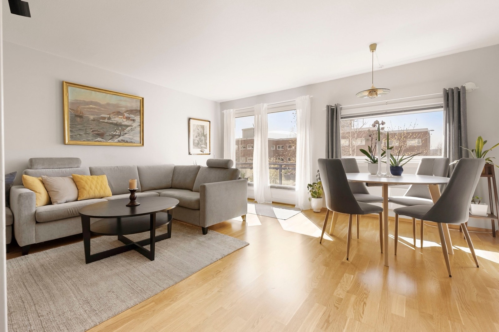 Velkommen til Bjørnebærstien 60 - Presentert av Kenneh Eckmann v/EIE eiendomsmegling Sandvika.
Foto: Juliane Jensen v/Studio Juliane Galleribilde