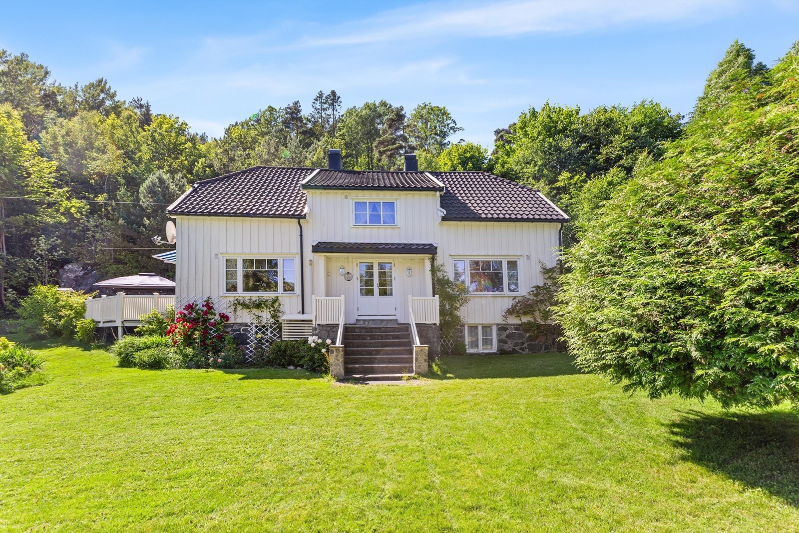 En trivelig bolig som er velholdt og har en idyllisk sjarm. Galleribilde