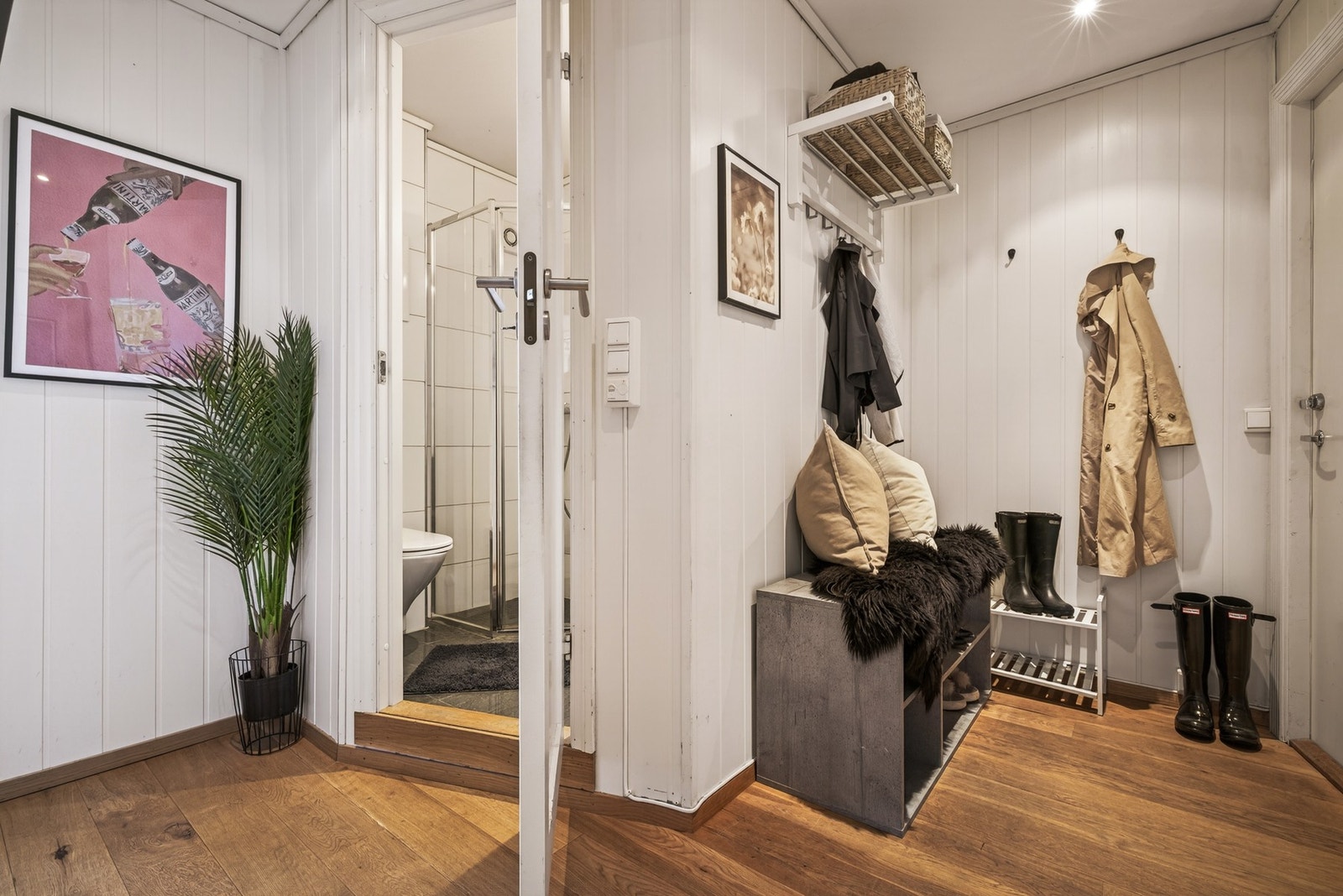 - Boligen disponerer en ekstern bod på ca. 5 m² i underetasjen - Galleribilde