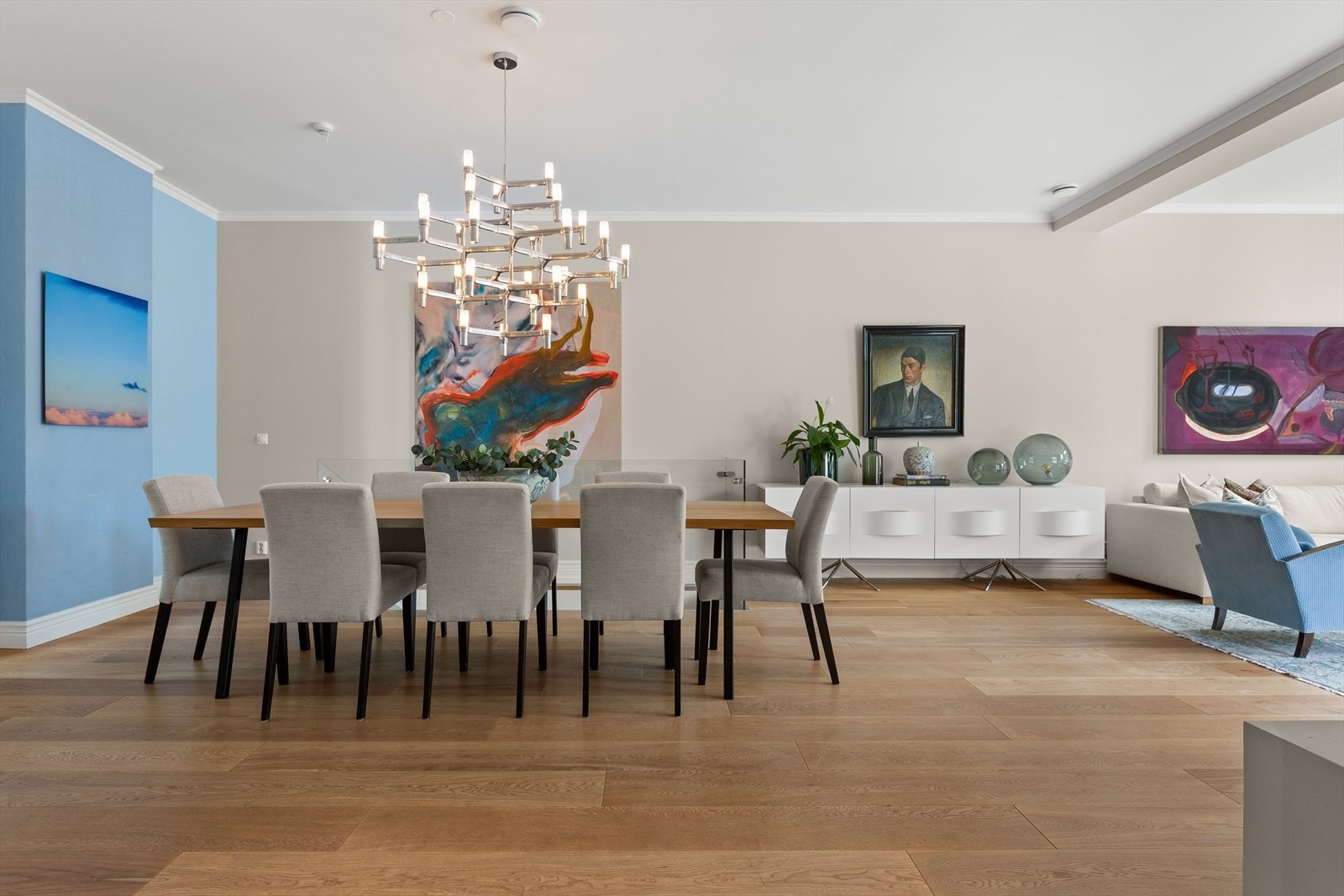 Lekker enstavs parkett i alle oppholdsrom. Galleribilde
