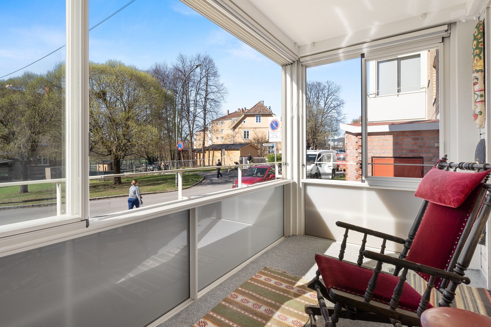 innglasset balkong mot Vallefaret Galleribilde