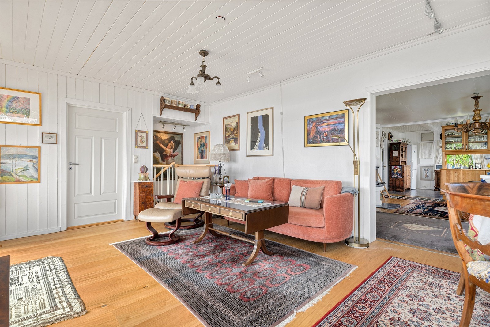 Fra stuen er det inngang til hovedsoverommet. Galleribilde