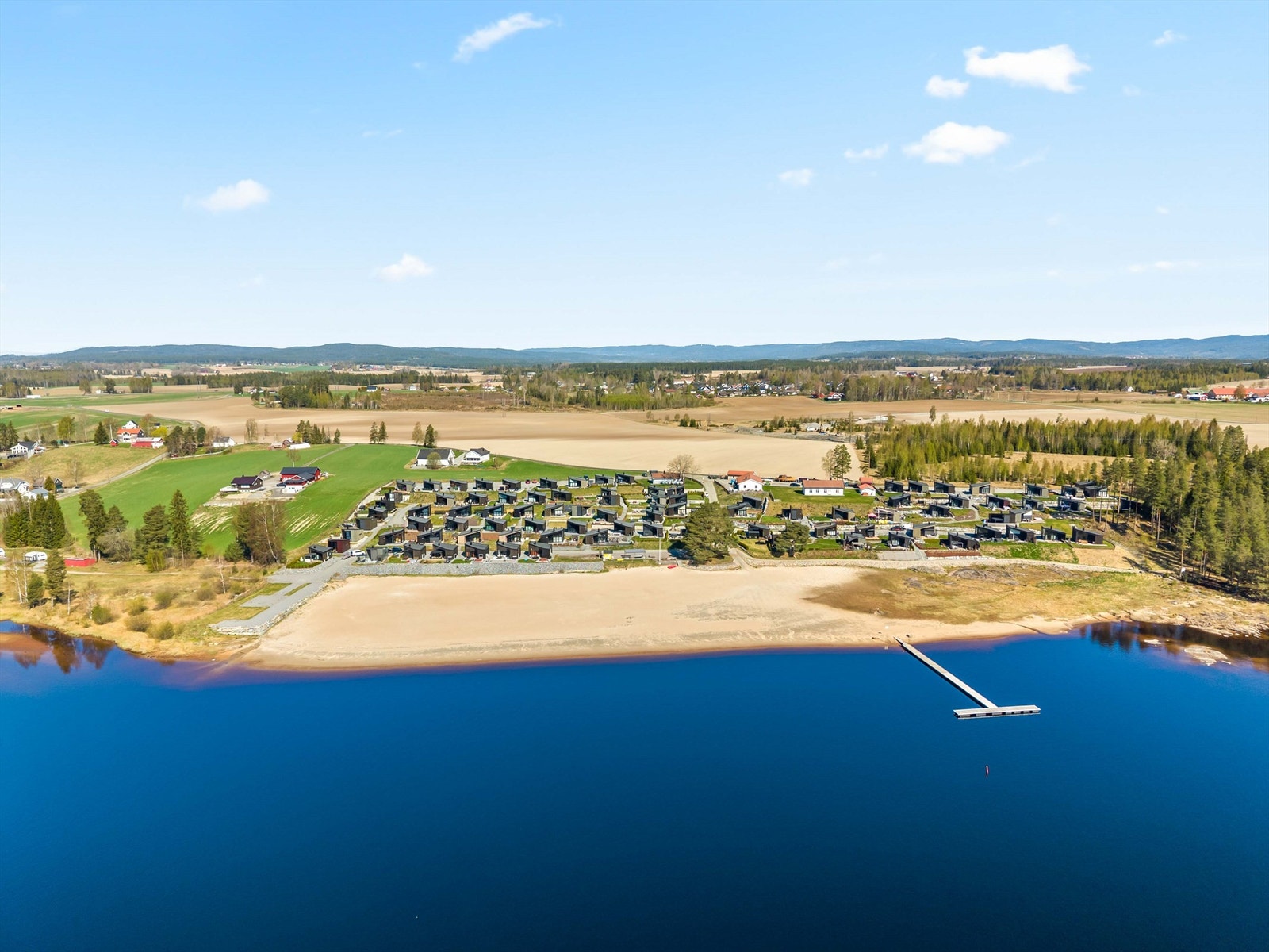 Med sin umiddelbare nærhet til Daskerudstrand kan hele familien nyte fine sommerdager på stranda. Galleribilde
